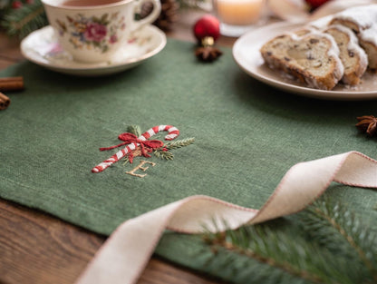 Personalized Christmas Linen Napkins Set of 6, Hand Embroidered Holly, Mistletoe, Pine & Berries, Custom Names, Holiday Table Decor Gift Set