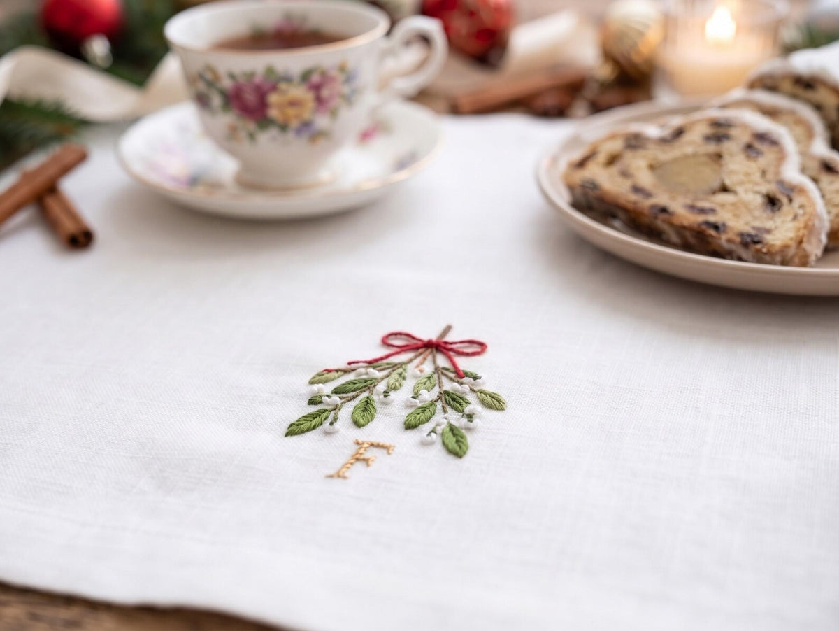 Personalized Christmas Linen Napkins Set of 6, Hand Embroidered Holly, Mistletoe, Pine & Berries, Custom Names, Holiday Table Decor Gift Set