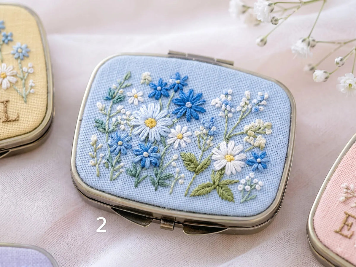 Hand Embroidered Floral Jewelry Box, Personalized Linen Ring Box, Vintage Mini Keepsake Case, Bridesmaid Gift, Wedding Ring Holder Handmade