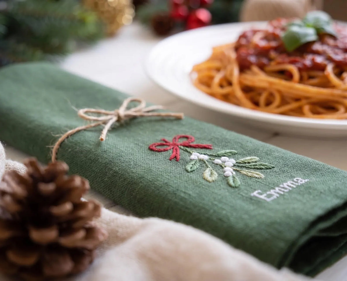 Personalized Christmas Linen Napkins Set of 6, Embroidered Dinner Napkins, Custom Name Red Green White Holiday Table Decor for Family Dinner