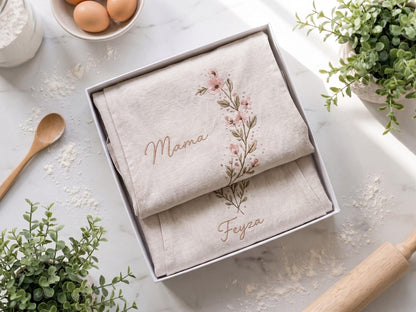 Personalized Mommy and Me Aprons, Matching Mom and Kids Linen Apron, Hand Embroidered Floral Apron, Custom Name Mother Daughter Gift