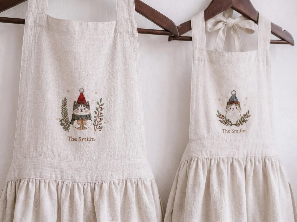 Personalized Christmas Mommy and Me Aprons, Matching Mom and Kids Linen Apron Set, Hand Embroidered Cat, Custom Family Name Holiday Gift Set