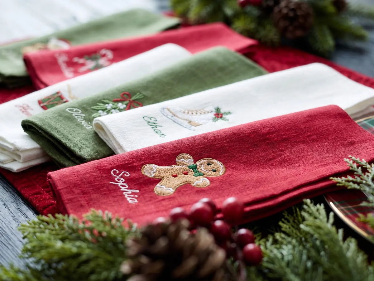 Personalized Christmas Linen Napkins Set of 6, Embroidered Dinner Napkins, Custom Name Red Green White Holiday Table Decor for Family Dinner