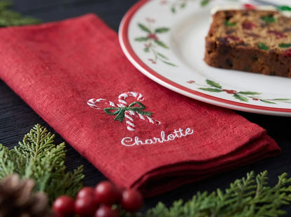 Personalized Christmas Linen Napkins Set of 6, Embroidered Dinner Napkins, Custom Name Red Green White Holiday Table Decor for Family Dinner