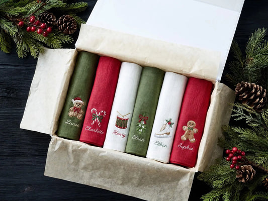 Personalized Christmas Linen Napkins Set of 6, Embroidered Dinner Napkins, Custom Name Red Green White Holiday Table Decor for Family Dinner