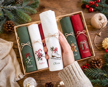 Personalized Christmas Linen Napkins Set of 6, Embroidered Dinner Napkins, Custom Name Red Green White Holiday Table Decor for Family Dinner