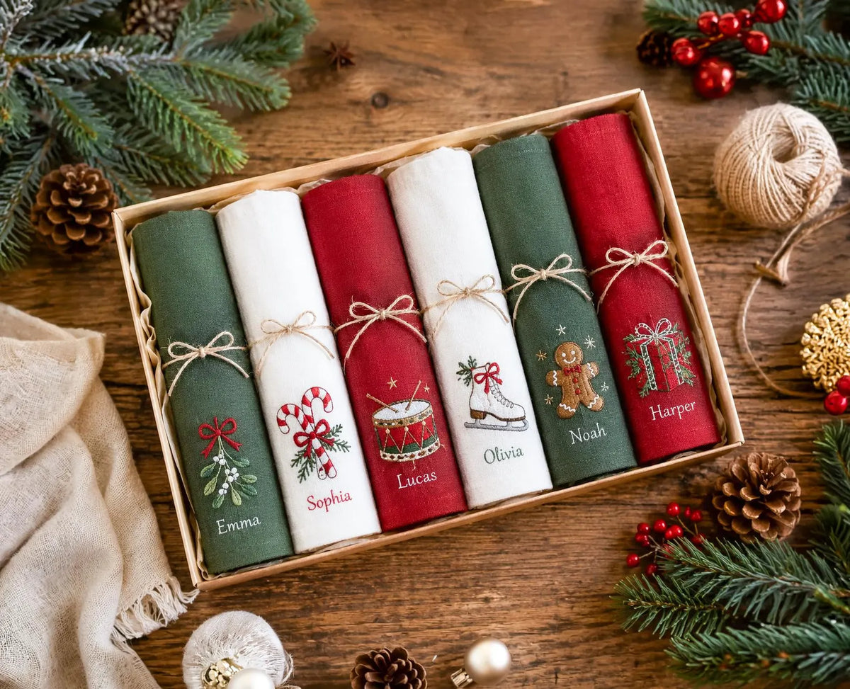 Personalized Christmas Linen Napkins Set of 6, Embroidered Dinner Napkins, Custom Name Red Green White Holiday Table Decor for Family Dinner