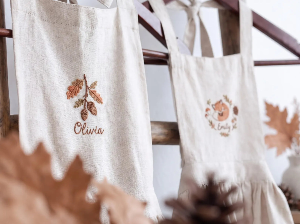 Personalized Mommy and Me Aprons, Matching Mom and Kids Linen Apron Set, Hand Embroidered Acorn Branch & Fox, Custom Name Gift