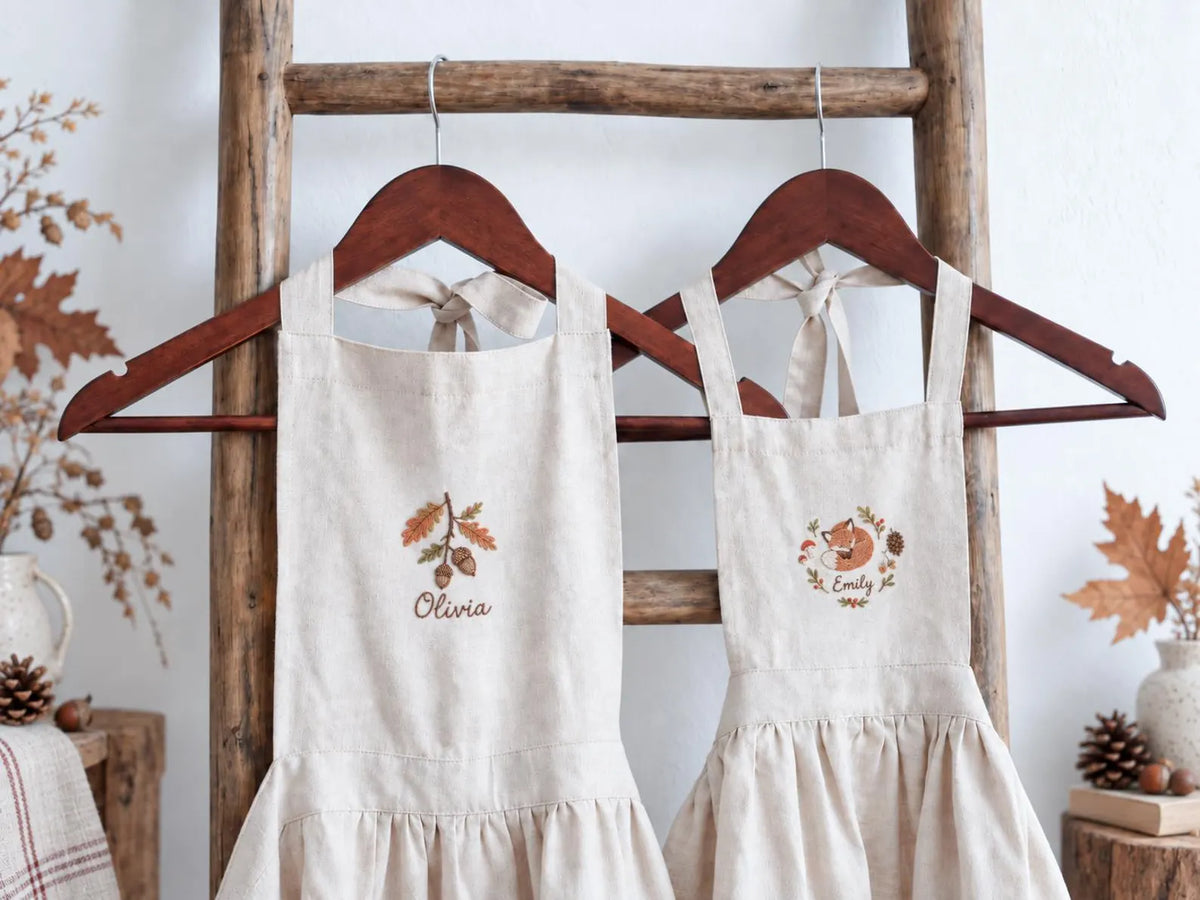 Personalized Mommy and Me Aprons, Matching Mom and Kids Linen Apron Set, Hand Embroidered Acorn Branch & Fox, Custom Name Gift