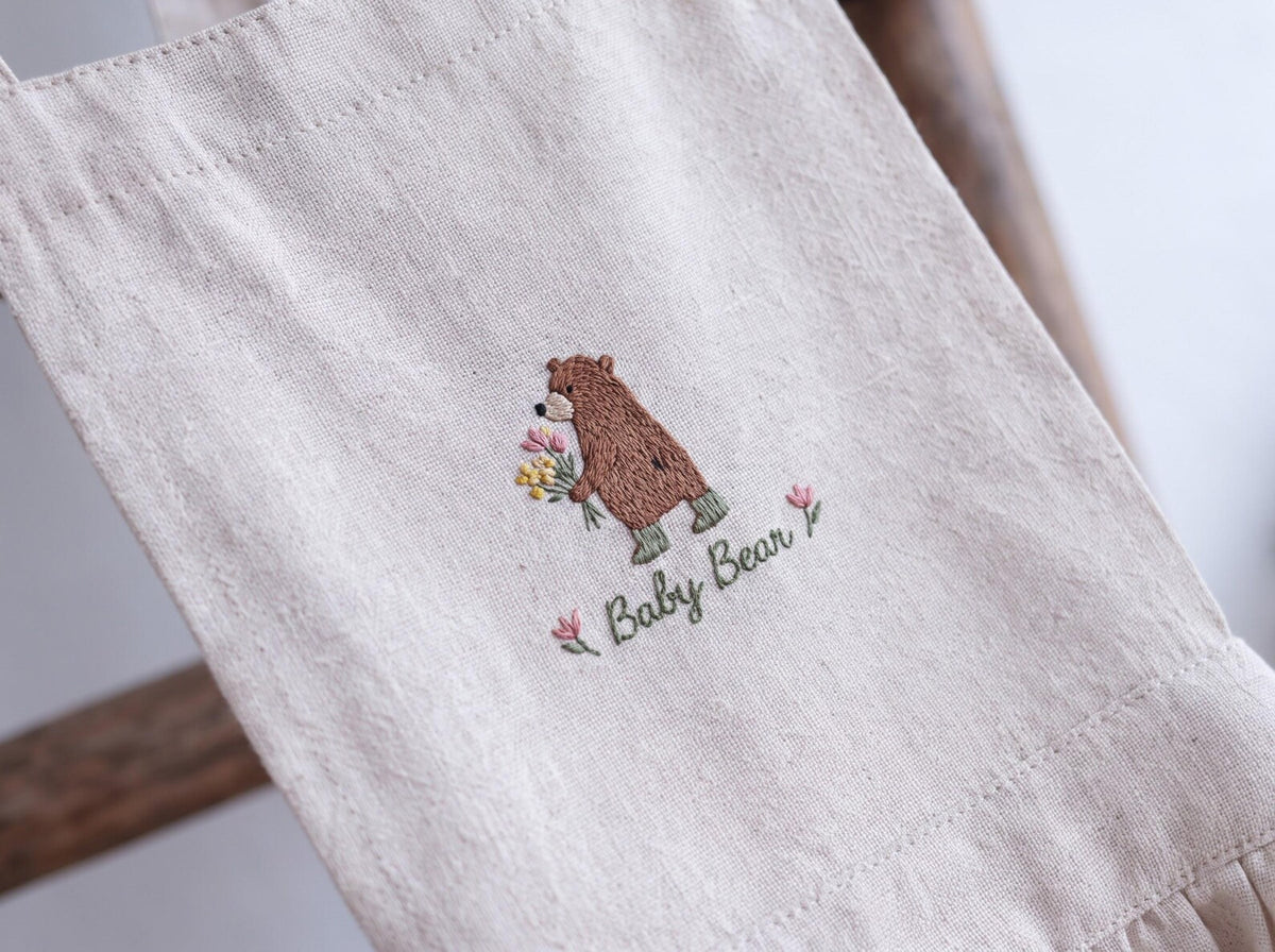 Personalized Mommy and Me Aprons, Matching Mom and Kids Linen Apron Set, Hand Embroidered Mama Bear & Baby Bear, Custom Name Gift