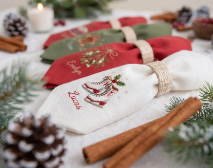 Personalized Christmas Linen Napkins Set of 6, Hand Embroidered Holiday Dinner Napkins, Custom Names, Red Green White Family Table Decor
