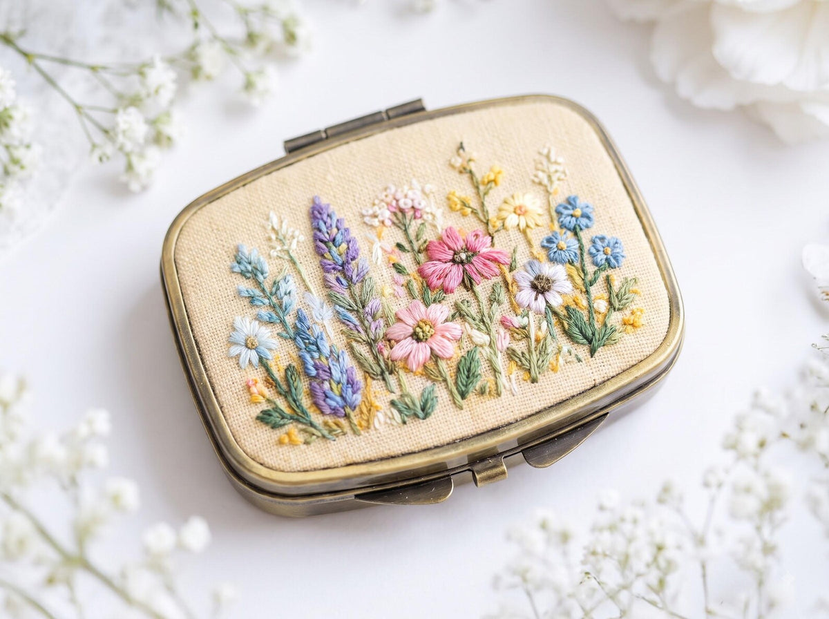Hand Embroidered Floral Jewelry Box, Personalized Linen Ring Box, Vintage Mini Keepsake Case, Bridesmaid Gift, Wedding Ring Holder