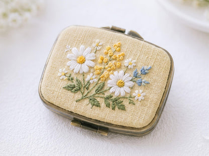 Hand Embroidered Floral Jewelry Box, Personalized Linen Ring Box, Vintage Mini Keepsake Case, Bridesmaid Gift, Wedding Ring Holder