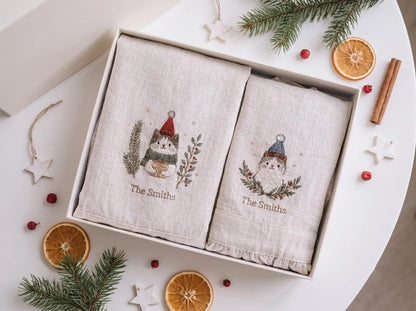Personalized Christmas Mommy and Me Aprons, Matching Mom and Kids Linen Apron Set, Hand Embroidered Cat, Custom Family Name Holiday Gift Set