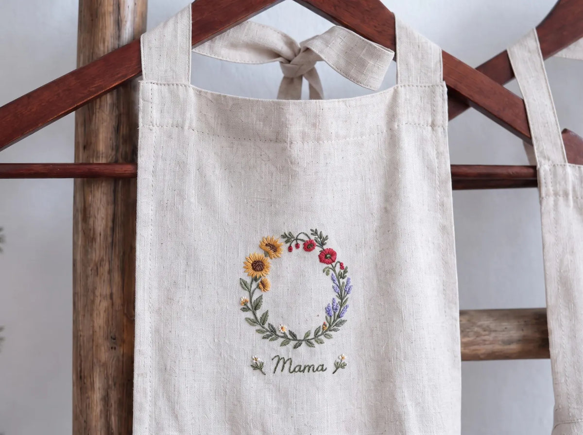 Personalized Mommy and Me Aprons, Matching Mom and Kids Linen Apron Set, Hand Embroidered Wildflower Wreath & Frog, Custom Name Family Gifts