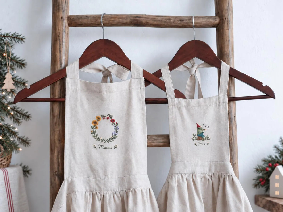 Personalized Mommy and Me Aprons, Matching Mom and Kids Linen Apron Set, Hand Embroidered Wildflower Wreath & Frog, Custom Name Family Gifts
