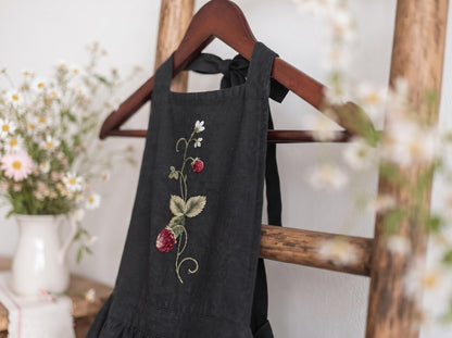 Personalized Mommy and Me Aprons, Matching Mom and Kids Black Linen Apron Set, Hand Embroidered Strawberry & Snail, Custom Name Family Gift