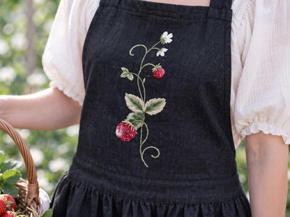 Personalized Mommy and Me Aprons, Matching Mom and Kids Black Linen Apron Set, Hand Embroidered Strawberry & Snail, Custom Name Family Gift