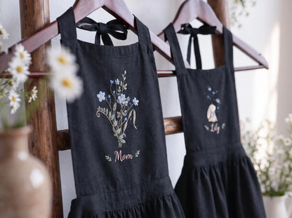 Personalized Mom and Me Aprons Set of 2, Hand Embroidered Blue Wildflowers & Bunny, Custom Names, Black Linen Mother Daughter Apron Gift Set