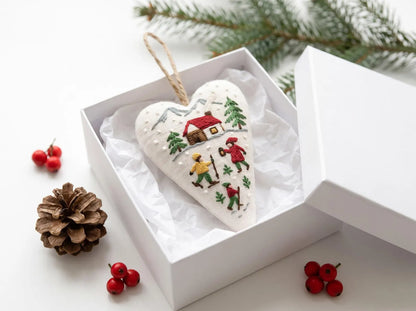 Personalized Embroidered Christmas Heart Ornament – Cozy Winter Cabin with Snowy Mountains & Skiers Linen, Christmas Gift Decoration