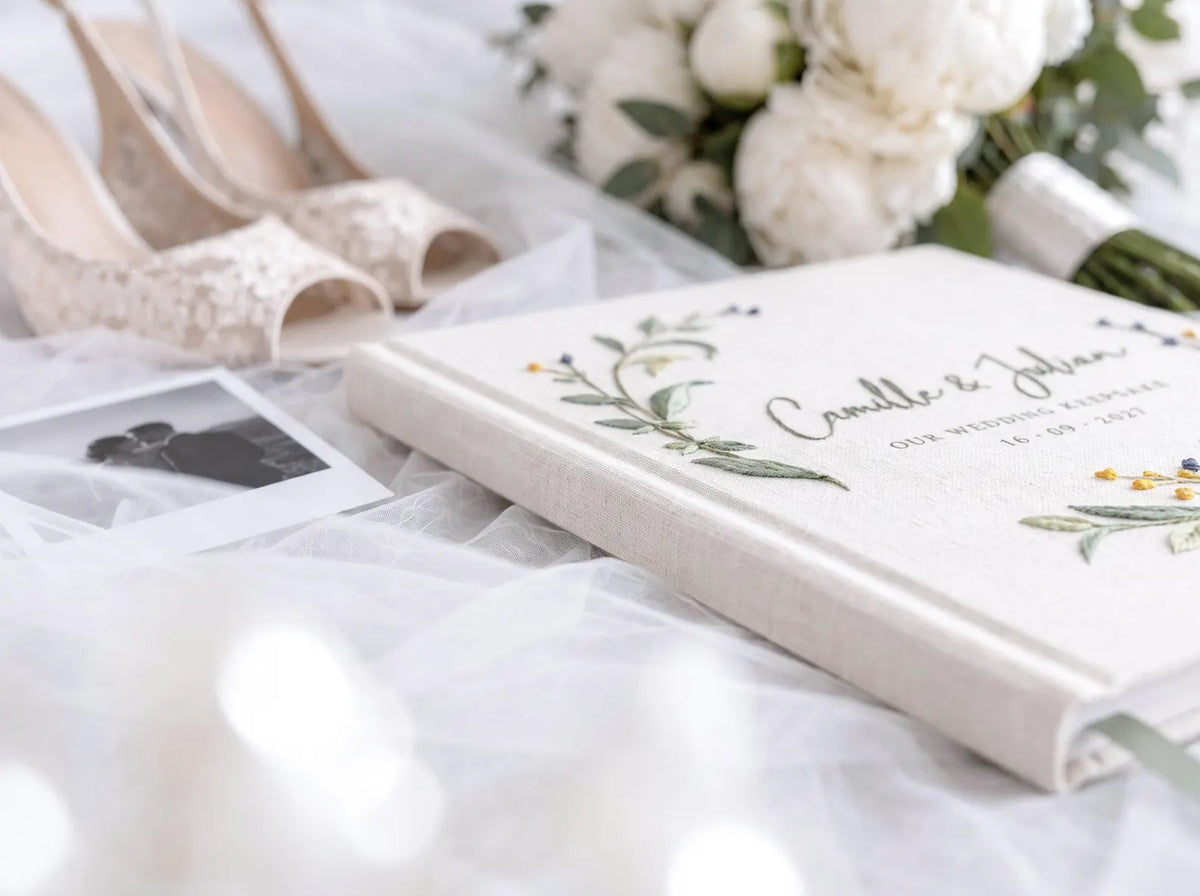Custom Hand Embroidered Wildflower Wedding Guest Book, Personalized Linen Keepsake, Pastel Botanical Bridal Gift, Romantic Wedding Heirloom (Copy)
